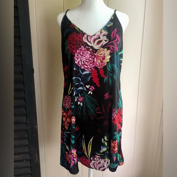 STARS ABOVE Nighty/Chemise Size SMALL Black with Multi-Color Floral NWOT - Picture 3 of 10